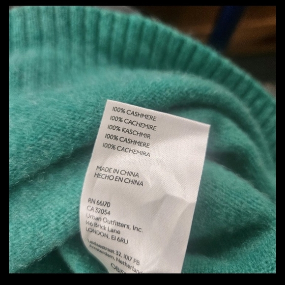 Free People 100% Cashmere Green Cowl Neck Sweater - Picture 5 of 5